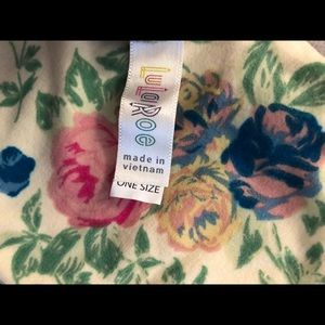 LuLaRoe Pants - Flower print LuLaRoe Leggings OS LuLaRoe Pants - Flower print LuLaRoe Leggings OS